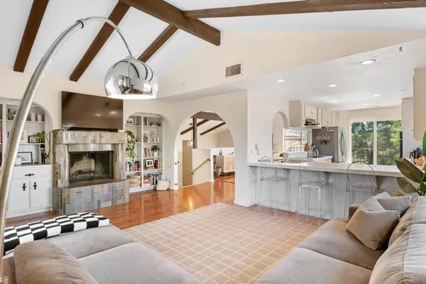 Property Slideshow image 2 of 53 | 10512 moon view way, Escondido, CA, 92026