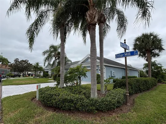 Property Slideshow image 3 of 17 | 1001 otter mill way # 1001, Sun City Center, FL, 33573