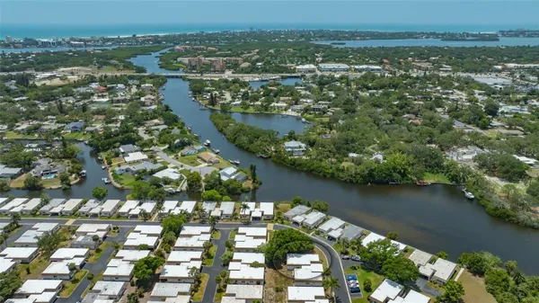 Property Slideshow image 3 of 86 | 2016 riverbluff pkwy v328, Sarasota, FL, 34231