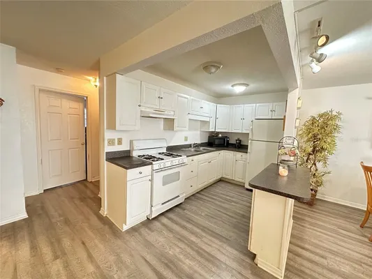 Property Slideshow image 3 of 11 | 5980 80th st n unit 108, St Petersburg, FL, 33709