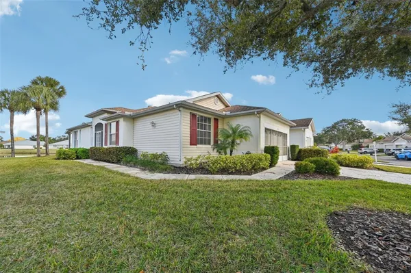 Property Slideshow image 2 of 62 | 1221 radison ave 47, Sun City Center, FL, 33573