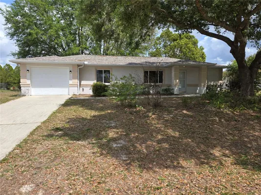 Property Slideshow image 2 of 32 | 6121 sw 103rd loop, Ocala, FL, 34476