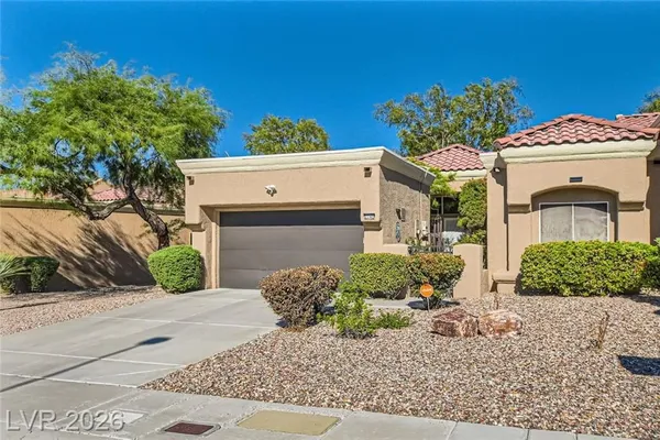 Property Slideshow image 3 of 40 | 2740 desert crystal dr, Las Vegas, NV, 89134