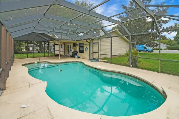 Property Slideshow image 2 of 41 | 1204 oak hammock ln, Lady Lake, FL, 32159