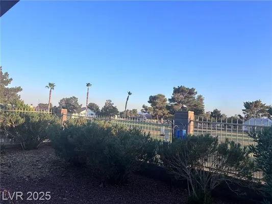 Property Slideshow image 2 of 16 | 5017 cliffrose dr, Las Vegas, NV, 89130