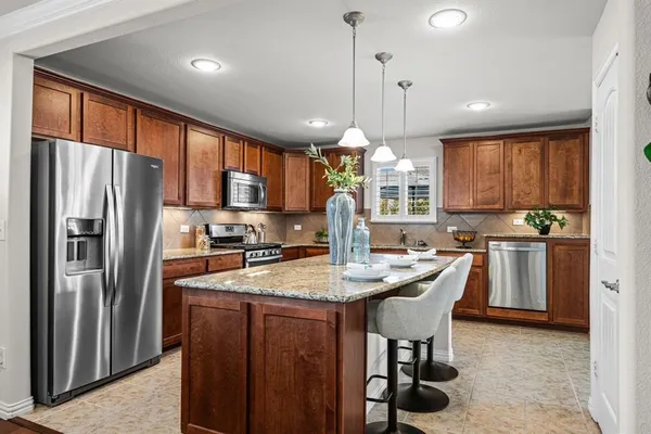 Property Slideshow image 2 of 39 | 7616 gulf breeze ln, Frisco, TX, 75036