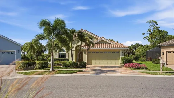 Property Slideshow image 2 of 56 | 3337 pine shadow cir, North Port, FL, 34287