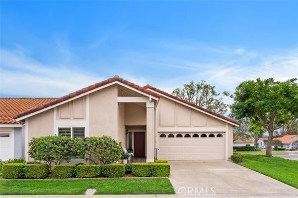 Property Slideshow image 2 of 30 | 27684 calle valdes, Mission Viejo, CA, 92692