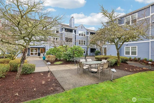 Property Slideshow image 2 of 37 | 3935 226th pl 207, Issaquah, WA, 98029
