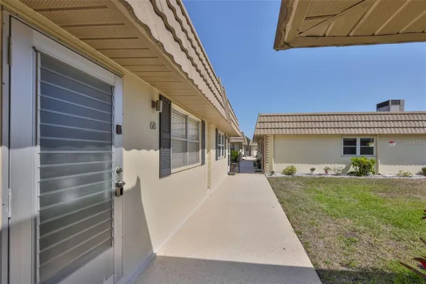 Property Slideshow image 2 of 85 | 202 bedford st 68, Sun City Center, FL, 33573