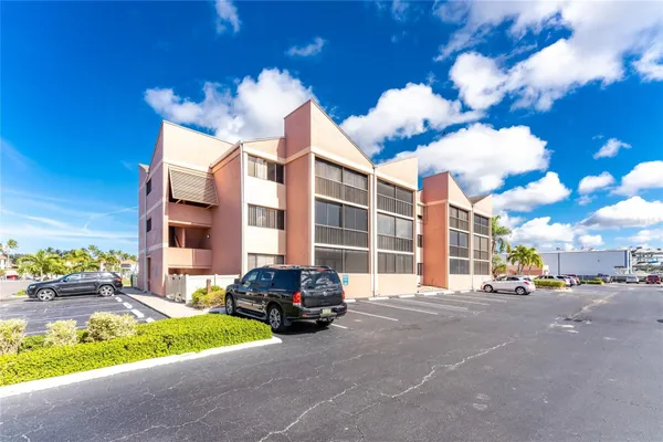 Property Slideshow image 3 of 59 | 3170 matecumbe key rd 115, Punta Gorda, FL, 33955