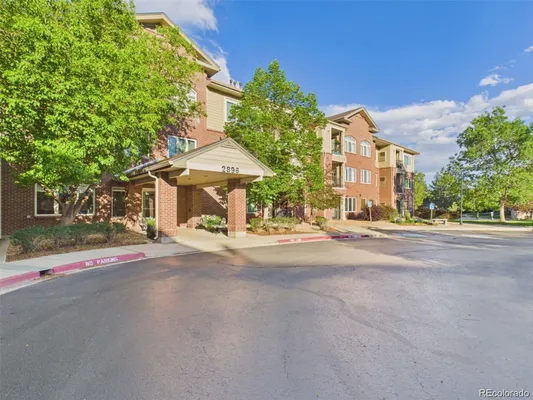 Property Slideshow image 2 of 32 | 2896 w riverwalk cir a112, Littleton, CO, 80123