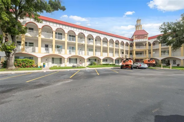 Property Slideshow image 2 of 31 | 2430 florentine way 6, Clearwater, FL, 33763