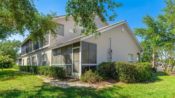 Property Slideshow image 2 of 26 | 6770 fairway gardens dr, Bradenton, FL, 34203