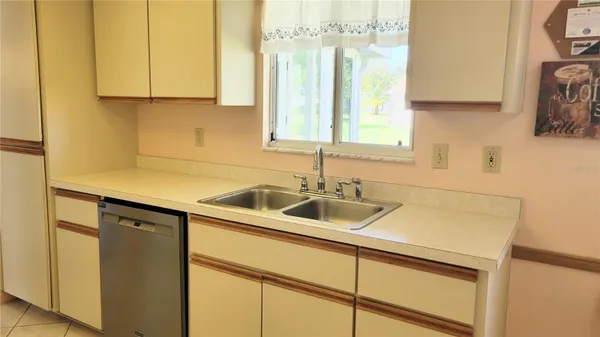 Property Slideshow image 3 of 13 | 11215 sw 63rd terrace rd, Ocala, FL, 34476