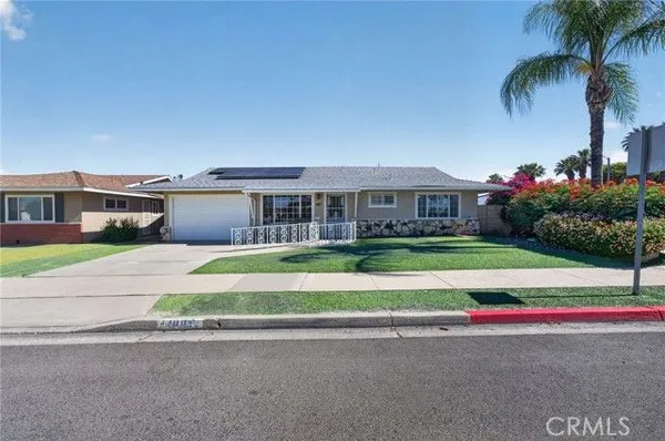 Property Slideshow image 2 of 52 | 1400 w mayberry ave, Hemet, CA, 92543