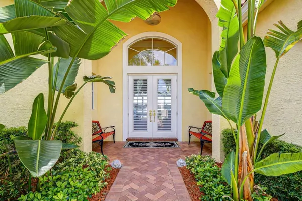 Property Slideshow image 2 of 56 | 5056 ruby flats dr, Wimauma, FL, 33598