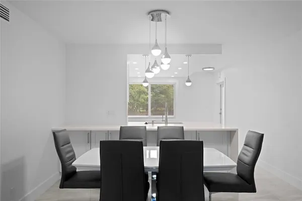 Property Slideshow image 3 of 15 | 4301 martinique cir m2, Coconut Creek, FL, 33066