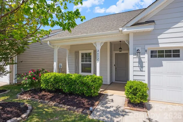 Property Slideshow image 2 of 48 | 24522 blue heron cir, Lancaster, SC, 29720