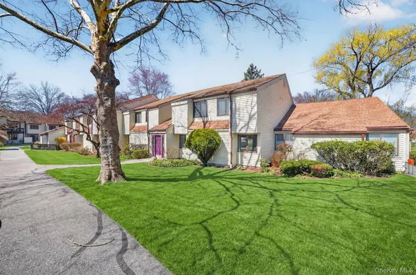 Property Slideshow image 3 of 48 | 51 jefferson oval f, Yorktown, NY, 10598