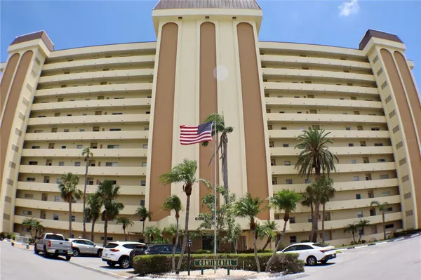 Property Slideshow image 2 of 48 | 4775 cove cir 403, St Petersburg, FL, 33708