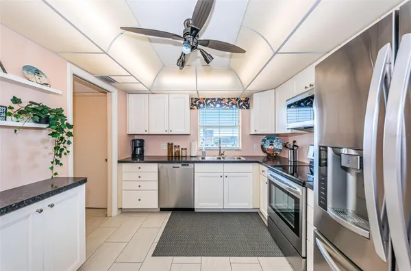 Property Slideshow image 2 of 47 | 4725 cove cir 808, St Petersburg, FL, 33708