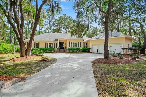 Property Slideshow image 2 of 38 | 92 bartram rd, Savannah, GA, 31411