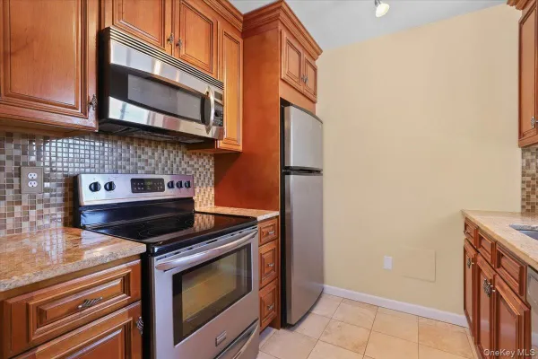 Property Slideshow image 3 of 18 | 120h columbia ct, Yorktown, NY, 10598