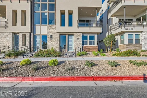Property Slideshow image 2 of 46 | 10005 hematite pl # 3, Las Vegas, NV, 89143