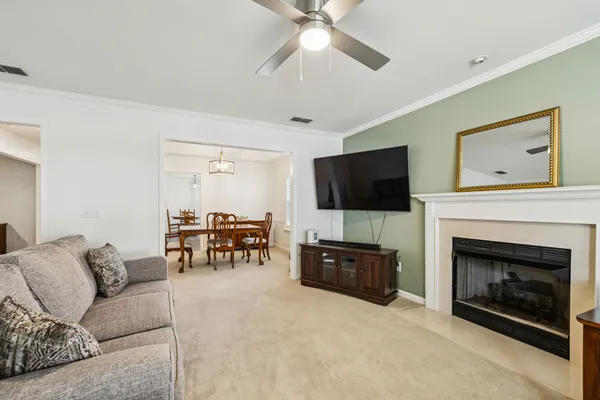 Property Slideshow image 2 of 27 | 423 forest glen cir, Murfreesboro, TN, 37128