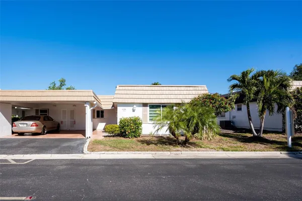 Property Slideshow image 2 of 30 | 2305 riverbluff pkwy # v256, Sarasota, FL, 34231