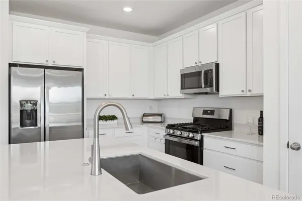 Property Slideshow image 3 of 50 | 15979 xanthia way, Thornton, CO, 80602