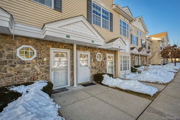 Property Slideshow image 3 of 50 | 479 spring dr, East Meadow, NY, 11554