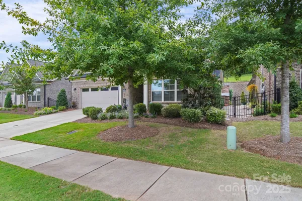 Property Slideshow image 3 of 40 | 5256 courtyard ln, Belmont, NC, 28012