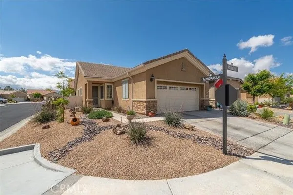 Property Slideshow image 2 of 42 | 19493 tor hl, Apple Valley, CA, 92308