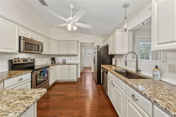 Property Slideshow image 3 of 45 | 854 fenwick loop, The Villages, FL, 32163