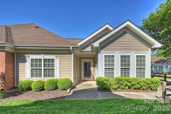 Property Slideshow image 3 of 45 | 2015 woodburn ter, Matthews, NC, 28105