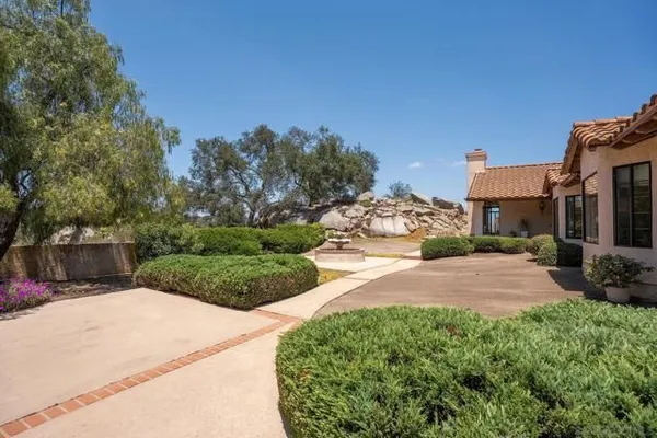 Property Slideshow image 3 of 60 | 9522 sage hill way, Escondido, CA, 92026