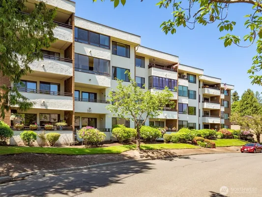 Property Slideshow image 3 of 38 | 10823 glen acres dr d, Seattle, WA, 98168