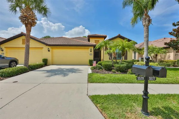 Property Slideshow image 2 of 85 | 5527 sunset falls dr, Apollo Beach, FL, 33572