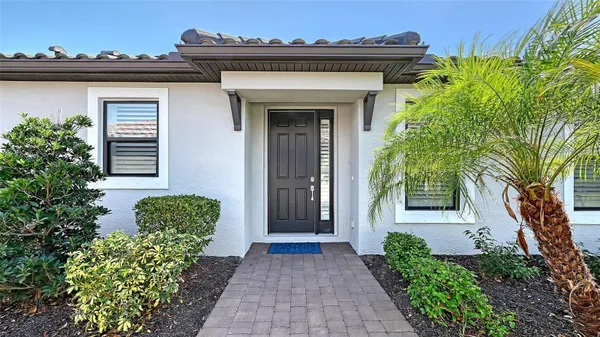 Property Slideshow image 3 of 100 | 15611 sacile ln, Lakewood Ranch, FL, 34211