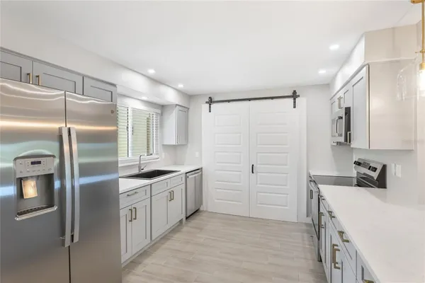 Property Slideshow image 3 of 26 | 4444 narraganset trl 96, Sarasota, FL, 34233