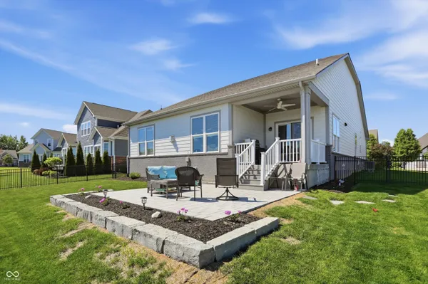 Property Slideshow image 2 of 35 | 11657 platt st, Noblesville, IN, 46060