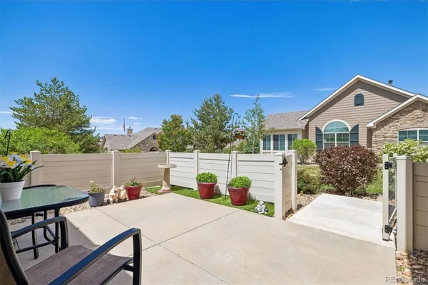 Property Slideshow image 3 of 31 | 1955 s espana ct c, Aurora, CO, 80013