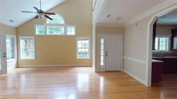 Property Slideshow image 3 of 50 | 1441 carrolton way # 165, Chesapeake, VA, 23320