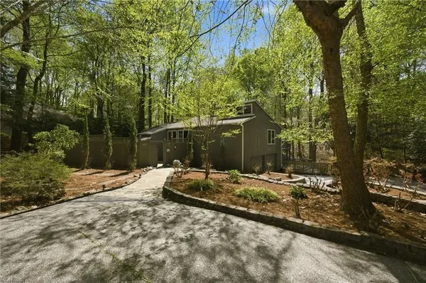 Property Slideshow image 2 of 48 | 109 holdsworth rd, Williamsburg, VA, 23185