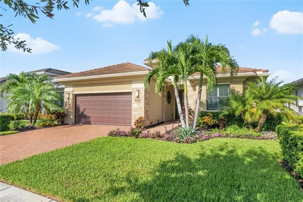 Property Slideshow image 2 of 79 | 4925 surfside cir, Bradenton, FL, 34211