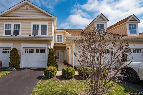 Property Slideshow image 2 of 18 | 15 cricket ct, Brookhaven, NY, 11967