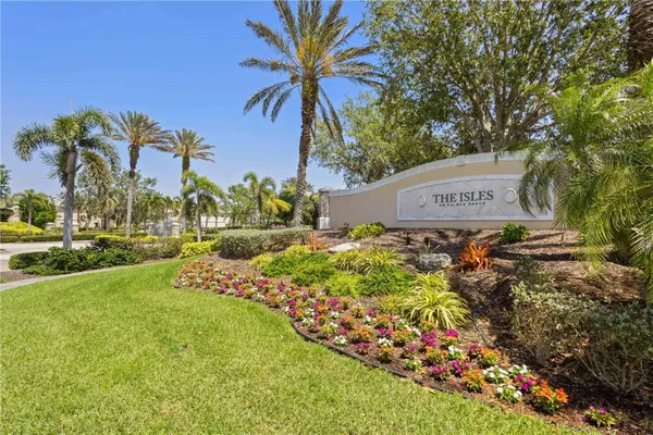 Property Slideshow image 3 of 54 | 1585 dorgali dr, Sarasota, FL, 34238