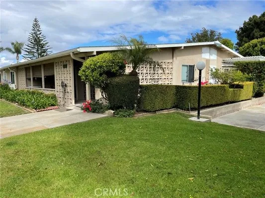 Property Slideshow image 3 of 4 | 1740 sunningdale rd 16g rd 16g, Seal Beach, CA, 90740